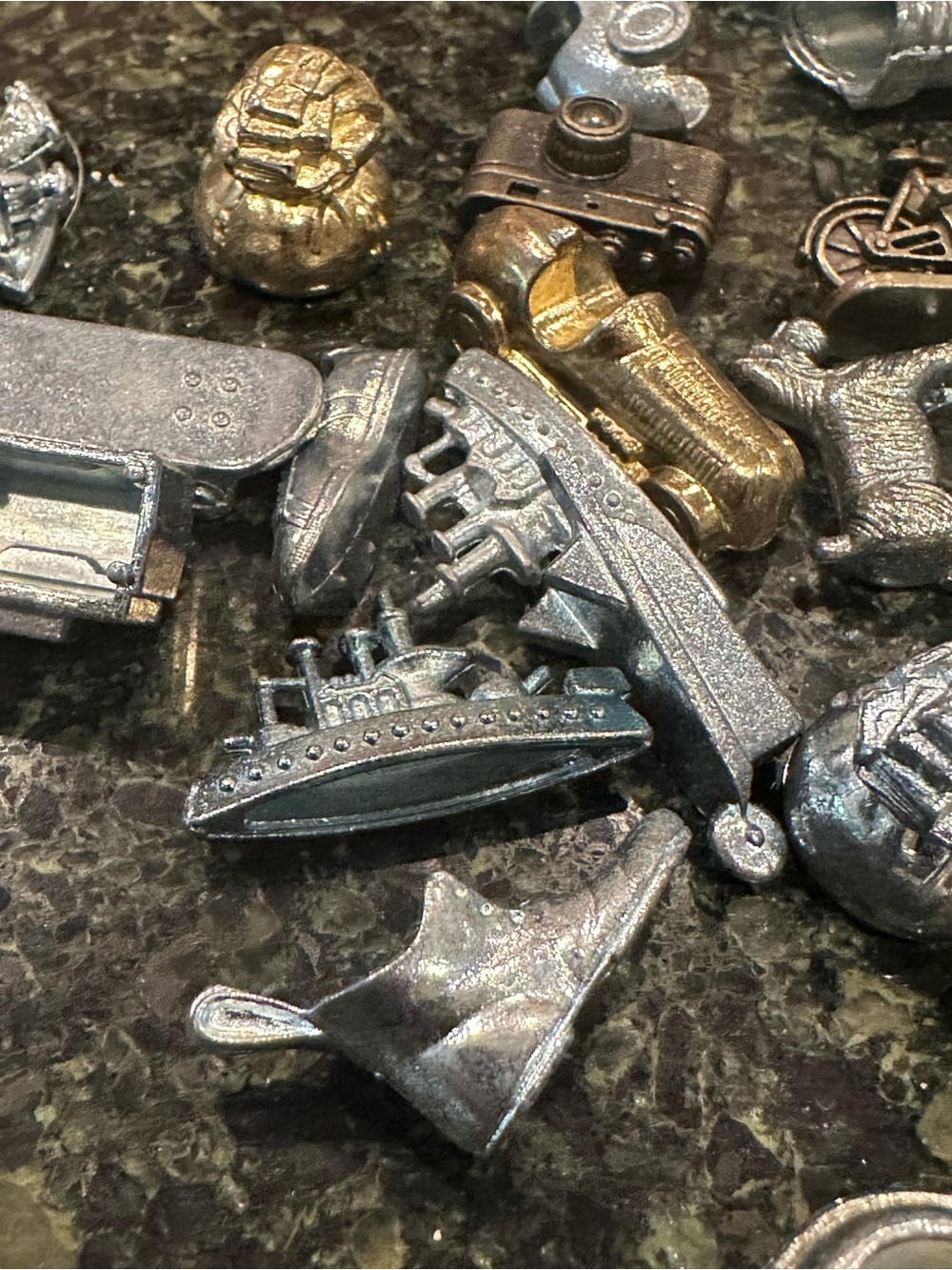 Monopoly game tokens pieces 49 stranger things hamburger car skateboard phone - Picture 12 of 14